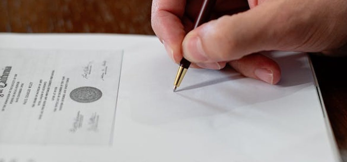 Apostille – co to jest, kiedy jest potrzebne